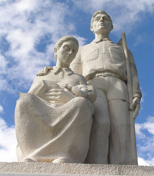 Monumento al Jíbaro Puertorriqueño por Tomás Batista