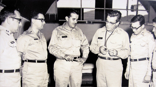 Foto de 1967 en la Guardia Nacional: Dr. Oppenheimer, Dr. Corretjer, Dr. Hernández Cibes,Dr. (Col) Roberto Rodríguez, Dr Heriberto Pagán.