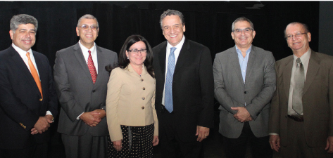 Dr. Guillermo Tirado, Dr. Williams Bithoney, Dra. Olga Rodriguéz  (Presidenta - Decana Escuela de Medicina de Ponce), Dr. Eduardo Ibarra (Presidente Colegio de Médicos Cirujanos de Puerto Rico),  Dr. Víctor Marcial, Dr. Enrique Vázquez Quintana (Ex-Secretario de Salud).