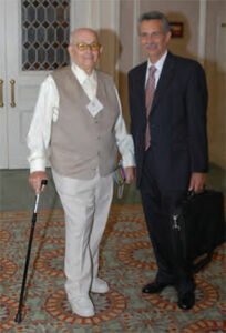 Dr. Pedro Rivera Guerrero junto al Dr. Francisco Joglar.
