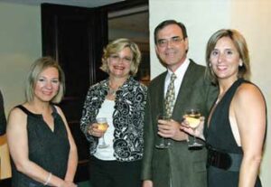 Dra. Rayda Hernández Guasch, Carmen Chafey, Dr. Tomás Jiménez y Michelle Carlo.