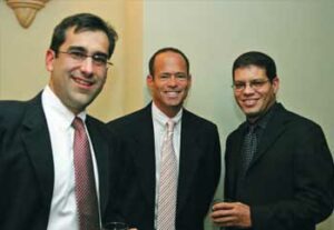 Dr. Francisco Arraiza, Dr. Lawrence Ginsberg y Dr. Dennis Pérez.
