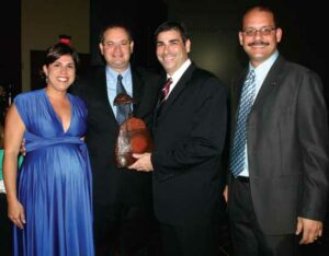 Dra. Cher Ramos, Dr. Edgardo Morales, Dr. Carlos Arroyo y Dr. Carlos Hernández.