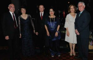 Dr. Carlos E. Girod, Sra. Julianna Girod, Dr. Luis Parés, Sra. Tamara Parés, Sra. Bruni Delgado, Dr. Héctor Delgado-Osorio, Presidente, Sociedad Puertorriqueña de Cardiología.