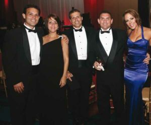 Dr. Francisco López y su esposa, Dr. Iván Pacheco, Dr. Pedro Tort y Laiza Quintana