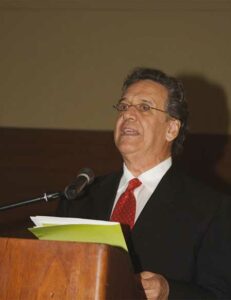 Dr. Eduardo Ibarra, Presidente del Colegio de Médicos-Cirujanos de Puerto Rico.