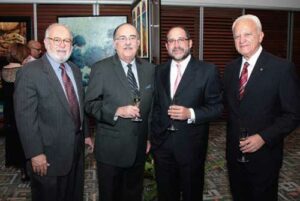 Dr. Albert Suárez, Dr. Ernesto Rivé Mora, Dr. Humberto Lugo Vicente y Dr. Ramón de Jesús-Carbonell.