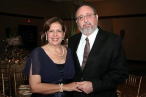 Dr. José Rivera del Río y su esposa Laura.