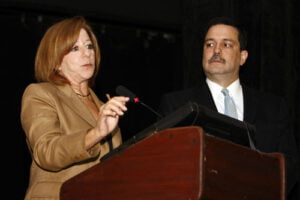 Lic. Doris Quiñones y Dr. John Pagán.