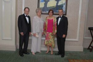 Dr. Caleb González y esposa junto a Dra. Olga Joglar y Dr. Francisco Joglar a quienes se le dedicó la convención.