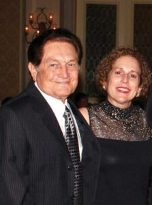 Dr. Víctor Marcial y su esposa Dr. María Ivelisse Martínez Colón