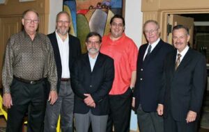 Dr. William Nichols, Dr. Mark Litzow, Dr. Fernando Cabanillas (Presidente), Dr. José A. Lozada (Presidente Electo), Dr. Emil Freireich, Dr. Norman Maldonado (Presidente del Comité Científico).