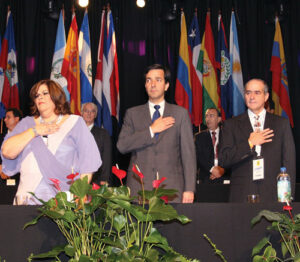 Himno Nacional. Dra. Nilsa Freyre, Hon. Luis Fortuño, Dr. Waldemar Carlo