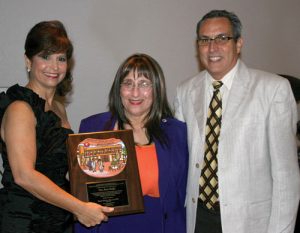 Dra. Angelisa B. Franceschini, Dra. Rosa Haiffer a quien se le dedicó la Convención y el Dr. Eric González.