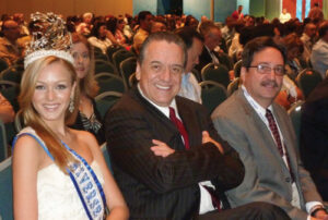 Mariana Vicente Morales, Miss Puerto Rico Universe, Dr. Eduardo Ibarra, Dr. Juan Arroyo.