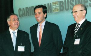 Sr. Francisco Rodríguez-Castro, Hon. Luis Fortuño, Gobernador de Puerto Rico y Sr. Jorge Galliano.