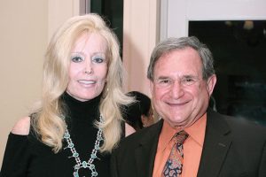 Dr. Charles Vogel y su esposa Patricia.