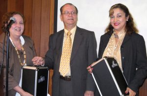 Prof. Carmen Santos Corrada, Dr. Enrique Vázquez Quintana y Dra. Irma Quiñones.