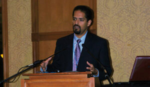 Dr. Orlando Gutiérrez, conferenciante invitado.