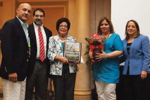 Dr. Carlos Cabán; Dr. Juan Fumero; Sra. Ana Teresa Pérez vda. de Fumero; Dra. Lillian Arroyo; Dra. Ileana Fumero.