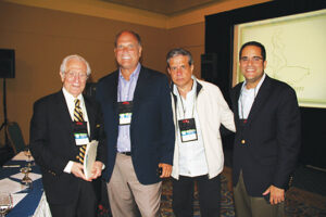 Dr. John Sciarra, Dr. Manuel Penalver, Dr. Félix Hernández (Director de Caribe-Gyn), Dr. Pedro Escobar.