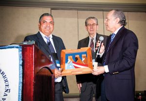 Dr. Wilson Ramírez-Dirocie (Presidente Sociedad Dominicana de Cardiología), Dr. Francisco Jaume, Dr. Luis Parés.