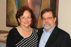 Dr. Fernando Cabanillas y Sra. Mirta Cabanillas.