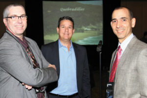 Dr. William Cáceres, Dr. Rafael Pérez Casellas y Dr. Héctor Vélez.