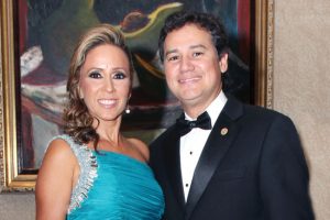 Dr. Marcial A. Walker y su esposa la Dra. Johara Morales.