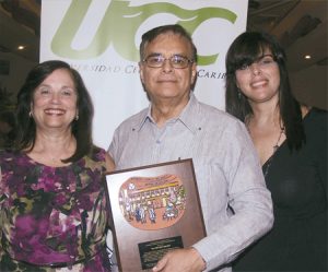Dr. Eddy Ríos, con su esposa, Zilka, y su hija, Liza Ivette.