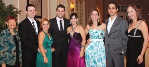 Sra. Elba Mc Faline, Dr. Alejandro Martino y su esposa Sra. Rosa González; Dr. Jorge Rohena y esposa Sra. Glorilis Ortiz; Dra. Mariela Nieves, Dr. Carlos Montalvo y Dra. Yanira Marrero.