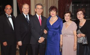 Dr. Rodríguez Vigil, Dr. Rafael Rivera, Dr. Julián Vázquez, Sra. Vilma Vicenti de Vázquez, Dra. Lillian Haddock, Sra. Marita Vázquez.