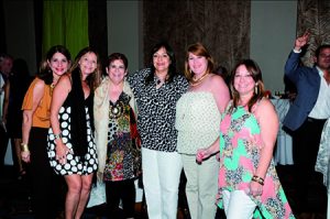 Lcda. Zaida Berlingeri, Iris Fernández, Dra. Carmen Cortés, Ahira Lizardi, Wanda Rosado y Dra. Yvia Díaz.