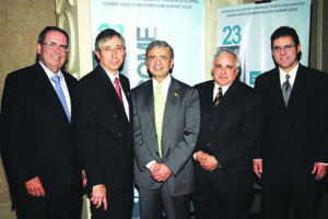 Dr. Miguel Quiñones, segundo puertorriqueño en recibir la distinción de Master of the American College of Cardiology, Dr. Luis Rodríguez Ospina, Presidente del Capítulo de PR del ACC, Dr. William Zoghbi, Presidente ACC, Dr. José Suarez González y Dr. Orlando Rodríguez Vilá, Presidente Electo del Capítulo de PR del ACC.