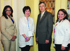 Carmen Osorio y Dra. Patricia Lounsbury, Dr. Luis Rodríguez Ospina y Dra. Miriam Nieto.