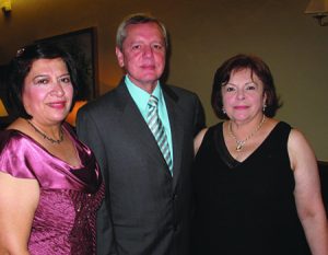 Dra. Myriam Rodríguez, Dr. Fidel Santos, Dra. Claritsa Malavé.