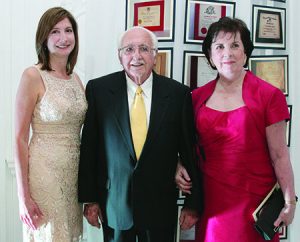 Dra. María Mercedes García, Dr. Mario García Palmieri y su esposa Raffi García Palmieri.
