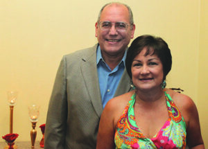Dr. Luís Cotto y su esposa Ada Negrón.