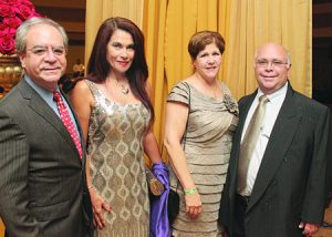 Dr. Luís E. Faura-Clavell y su esposa Aida González; Aleila Dieppa y su esposo Dr. Julio Dieppa.