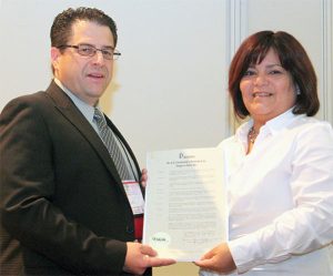 Dr. Rafael Zaragoza y la Lcda. Maritza Espada, Secretaria Auxiliar de Salud Familiar Dpto. de Salud de Puerto Rico.