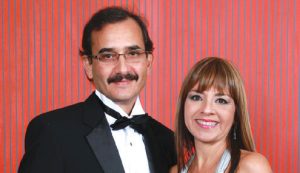 Dr. Jorge Rivera Jiménez y esposa.