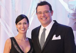 Dra. Jennifer Villar y su esposo Dr. José Herrera.