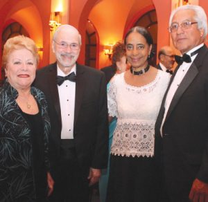 Dra. Lucy Toro de Berríos, Dr. Marco A. Berríos, Dra. Zaida Boria y Dr. Lorenzo Blas.