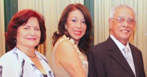 Sra. Ileana Modesti; Lic. Mabel Machado y su esposo Dr. Rolando Colón Nebot.