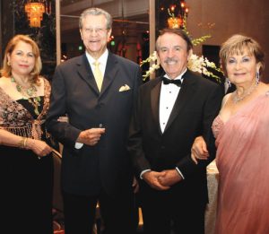 Sra. Carmen Ortiz, Dr. José Peña, Dr. Luís Román Irizarry, Sra. Jossie Román.