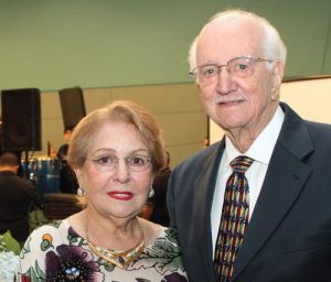 Sra. Nereida Feliciano y Dr. Héctor Feliciano.