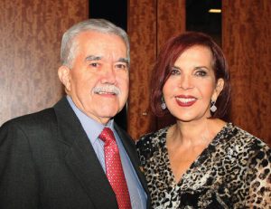 Dr. Wilfredo Ortiz y su esposa Sra. Sonia Ortiz.