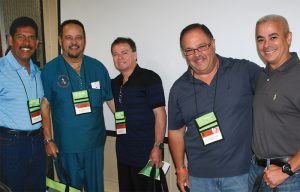 Dr. Edwin Salamanca, Dr. Santiago Álvarez, Dr. José Torres, Dr. Giovanni González y el Dr. Osvaldo Meléndez.
