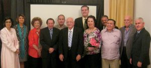 Dra. Sonia Quirós, Dra. Ivonnne Jimenéz, la presidente de la Asociación de Esposas de Médicos y Dres. José Luis Cangiano, Raúl Pérez, Mario R. García Palmieri, Natalio Izquierdo Encarnación, la Sra. Rafi López de García Palmieri, Dres. Rafael Rodríguez Mercado, Jorge Ortega Gil, Carlos Girod y Héctor Delgado.